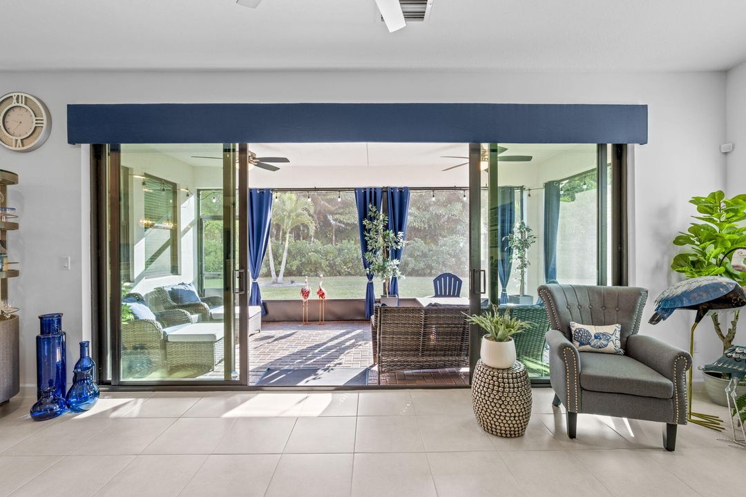 En Venta: $875,000 (4 camas, 3 baños, 2803 Pies cuadrados)