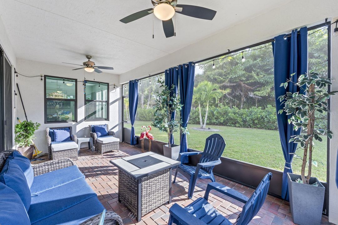 En Venta: $875,000 (4 camas, 3 baños, 2803 Pies cuadrados)