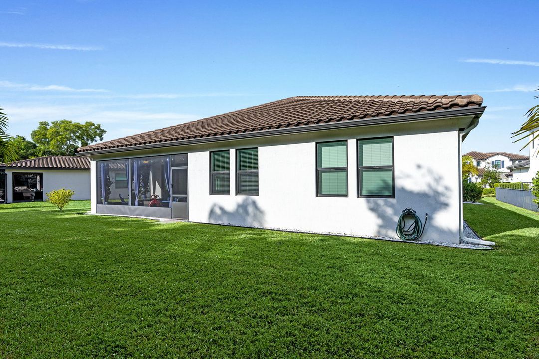 En Venta: $875,000 (4 camas, 3 baños, 2803 Pies cuadrados)