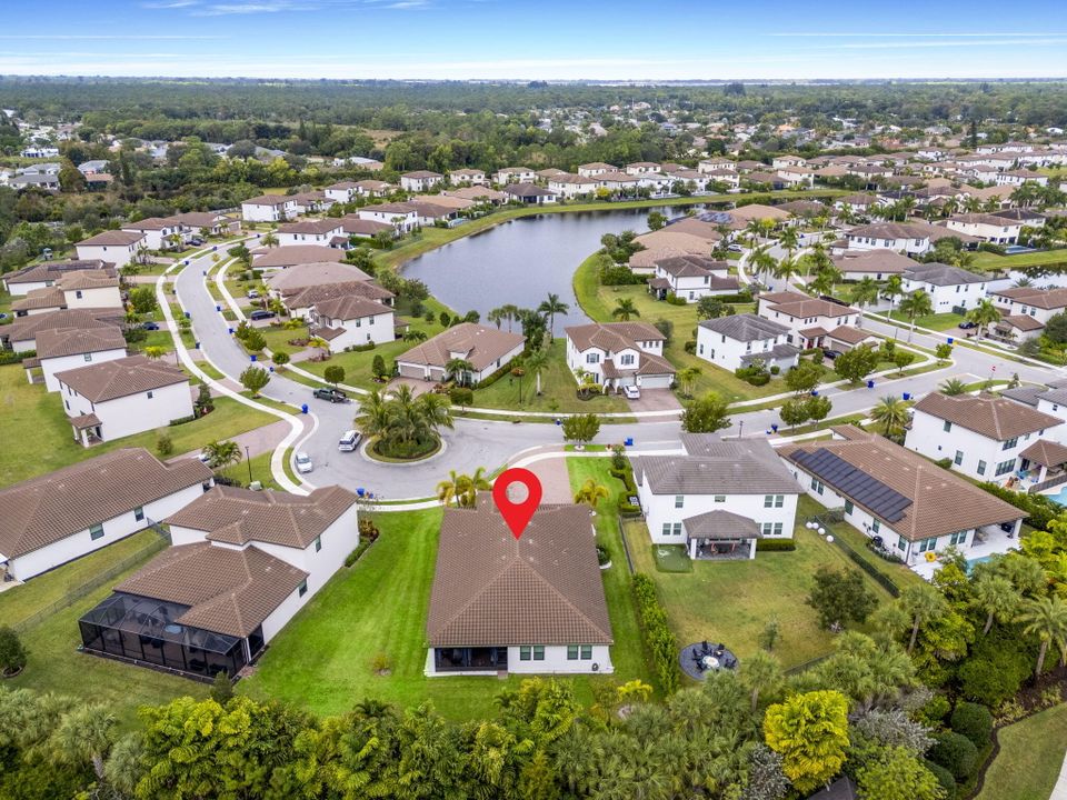 En Venta: $875,000 (4 camas, 3 baños, 2803 Pies cuadrados)