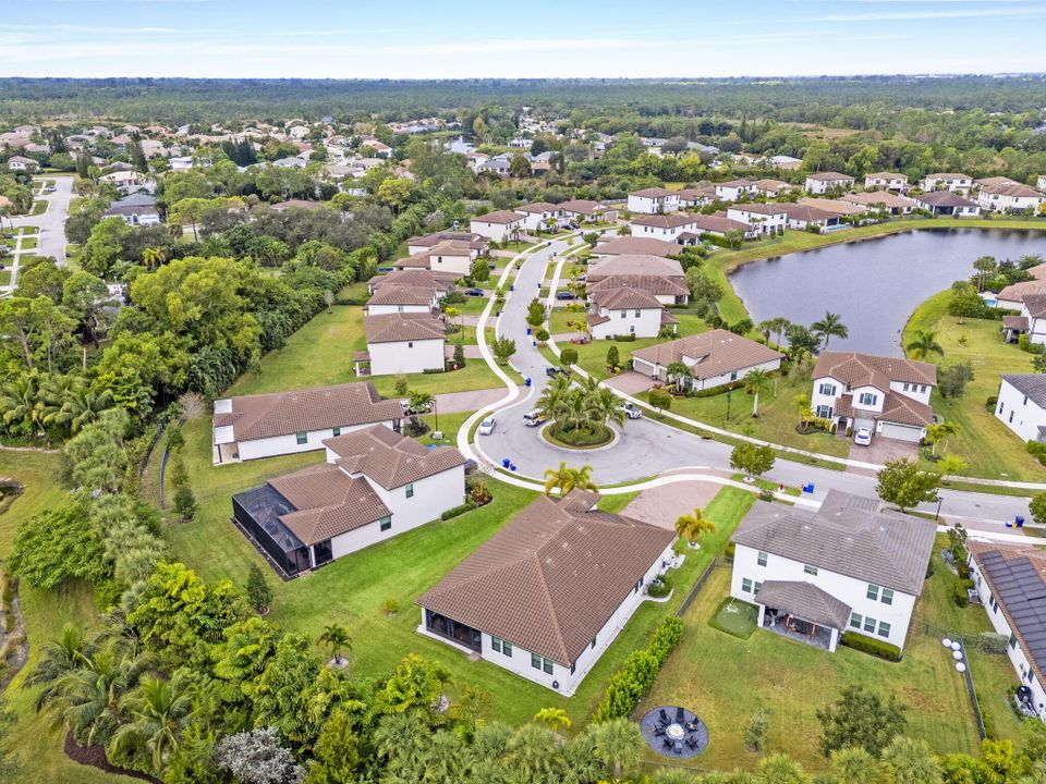 En Venta: $875,000 (4 camas, 3 baños, 2803 Pies cuadrados)