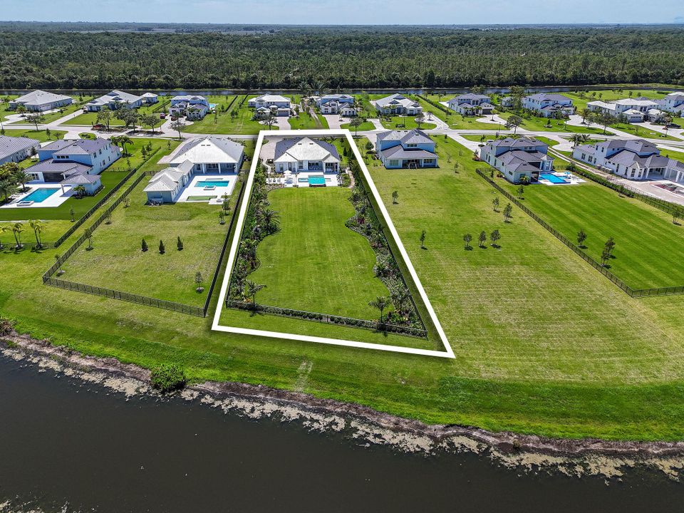 En Renta: $22,500 (4 camas, 3 baños, 3461 Pies cuadrados)