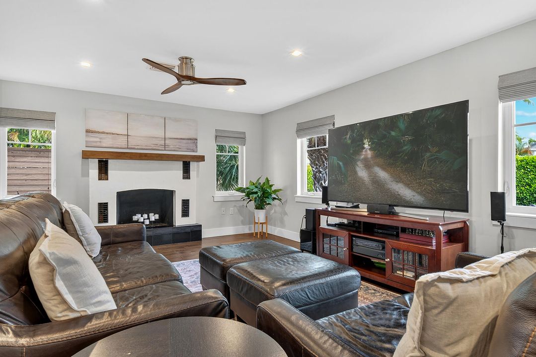 En Venta: $1,995,000 (5 camas, 3 baños, 2503 Pies cuadrados)