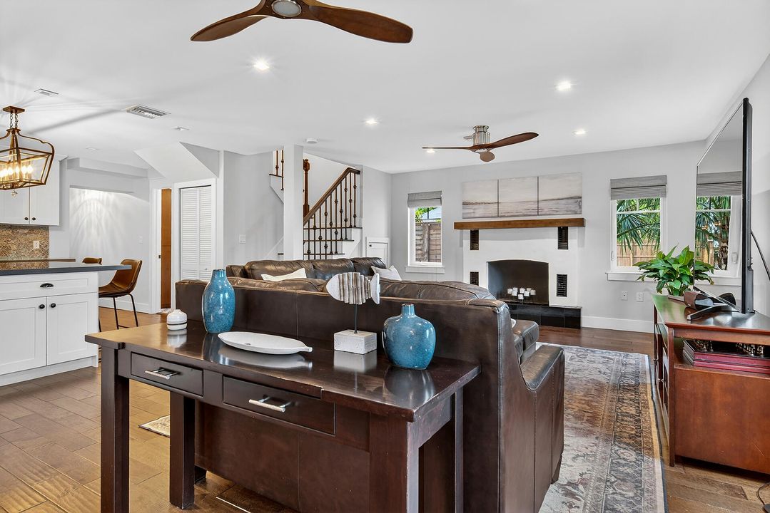 En Venta: $1,995,000 (5 camas, 3 baños, 2503 Pies cuadrados)