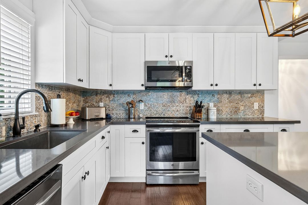 En Venta: $1,995,000 (5 camas, 3 baños, 2503 Pies cuadrados)