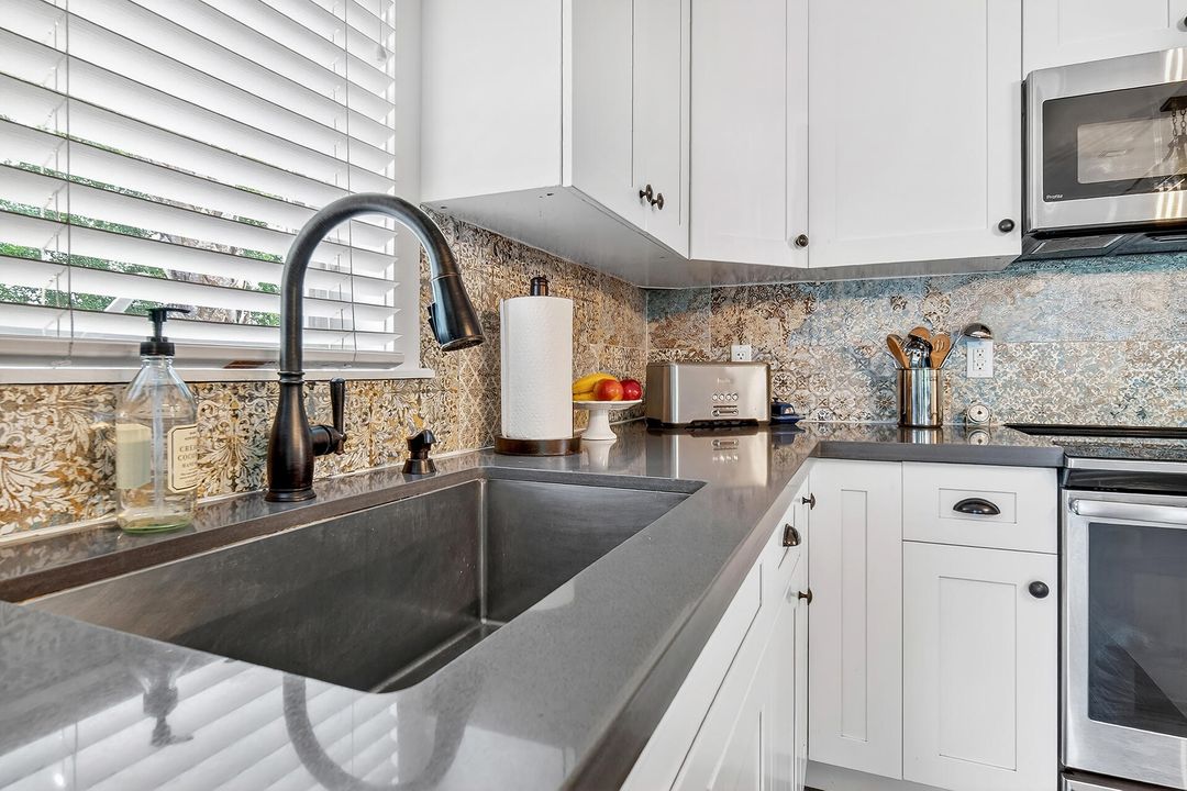 En Venta: $1,995,000 (5 camas, 3 baños, 2503 Pies cuadrados)