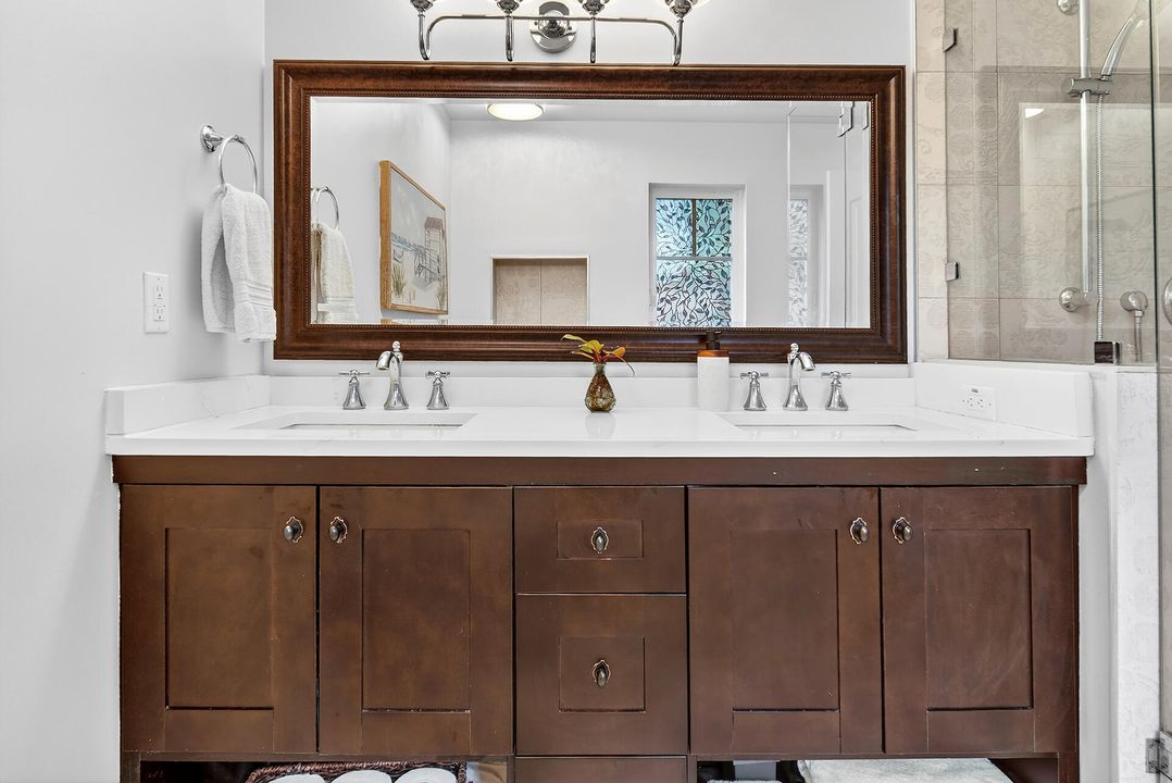 En Venta: $1,995,000 (5 camas, 3 baños, 2503 Pies cuadrados)