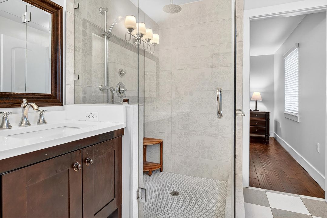 En Venta: $1,995,000 (5 camas, 3 baños, 2503 Pies cuadrados)