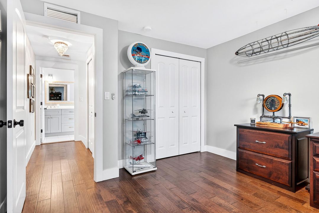 En Venta: $1,995,000 (5 camas, 3 baños, 2503 Pies cuadrados)