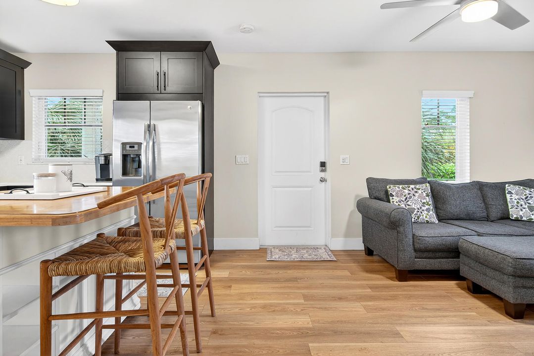 En Venta: $1,995,000 (5 camas, 3 baños, 2503 Pies cuadrados)