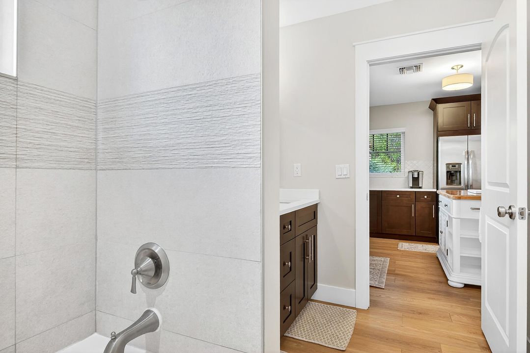 En Venta: $1,995,000 (5 camas, 3 baños, 2503 Pies cuadrados)