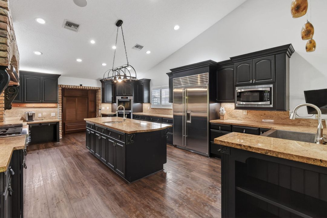 待售: $1,297,000 (4 贝兹, 4 浴室, 3552 平方英尺)