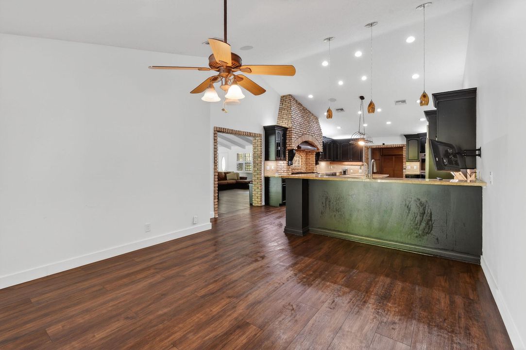 待售: $1,297,000 (4 贝兹, 4 浴室, 3552 平方英尺)