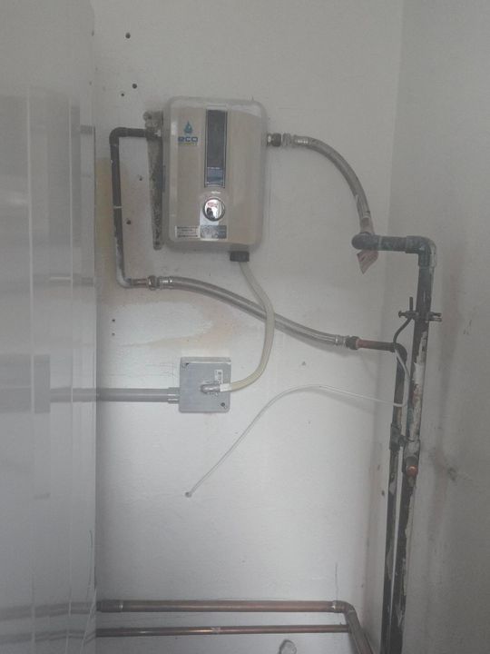 For Rent: $2,850 (3 beds, 1 baths, 1240 Square Feet)