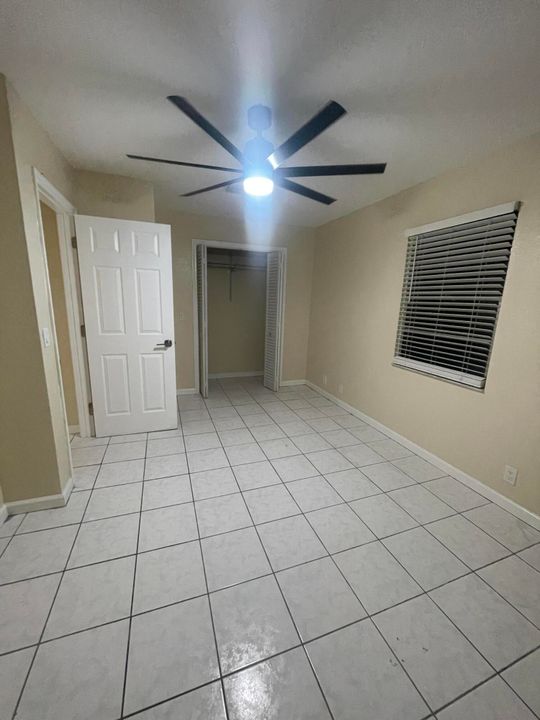 For Rent: $2,500 (3 beds, 1 baths, 906 Square Feet)