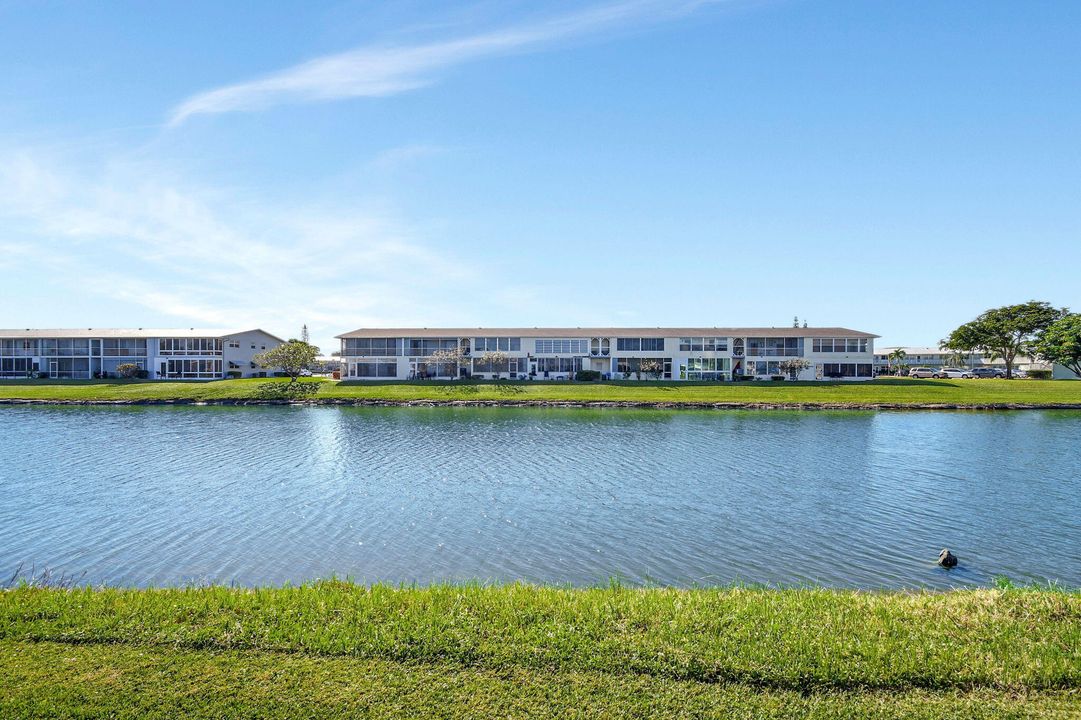 На продажу: $149,900 (2 спален, 1 ванн, 798 Квадратных фут)