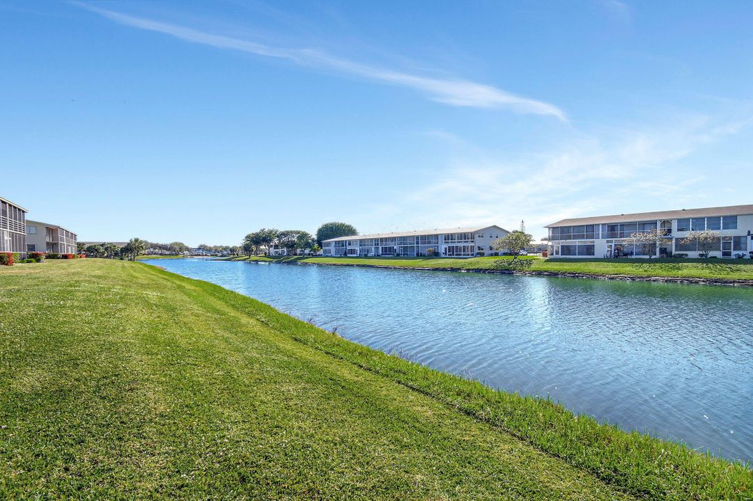 На продажу: $149,900 (2 спален, 1 ванн, 798 Квадратных фут)