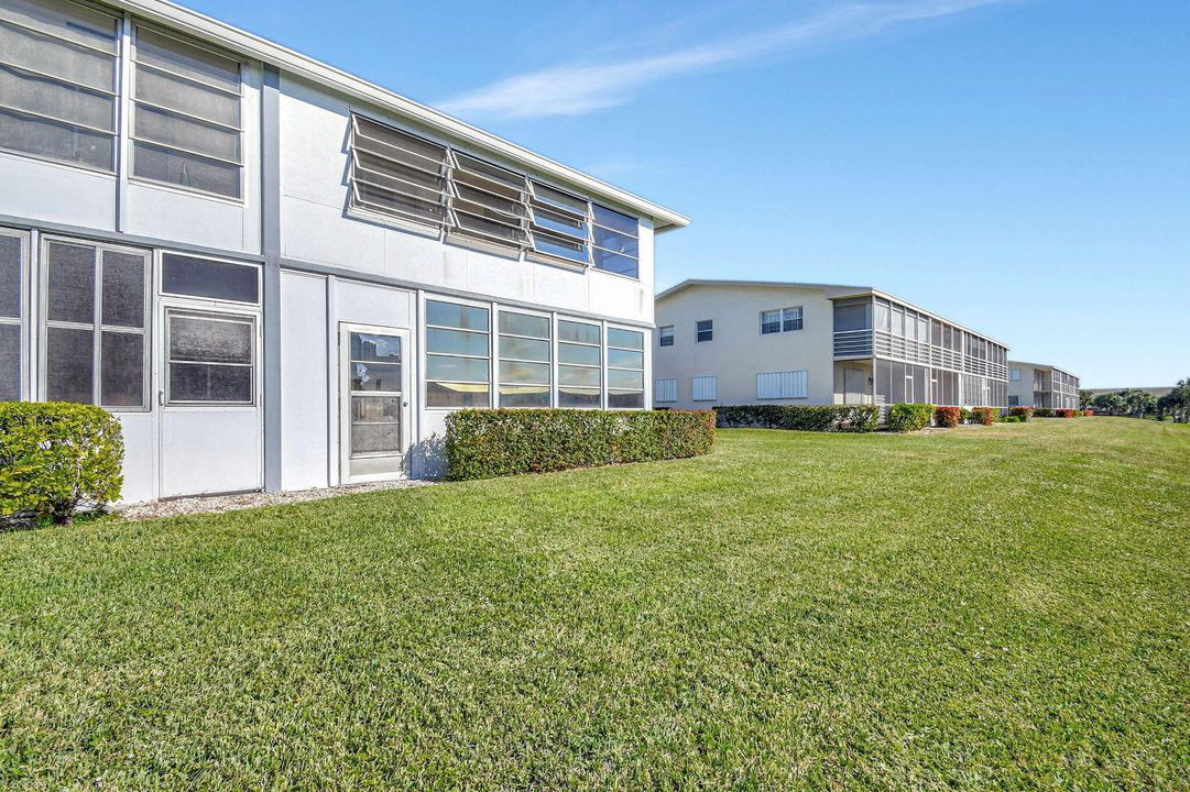 На продажу: $149,900 (2 спален, 1 ванн, 798 Квадратных фут)