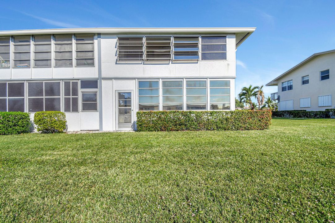 На продажу: $149,900 (2 спален, 1 ванн, 798 Квадратных фут)