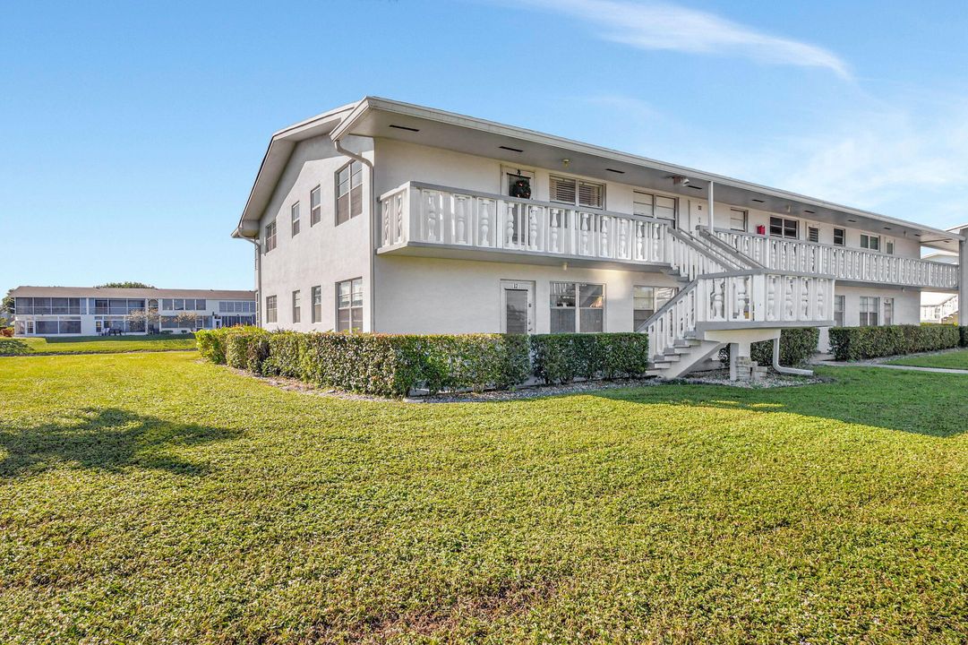 На продажу: $149,900 (2 спален, 1 ванн, 798 Квадратных фут)