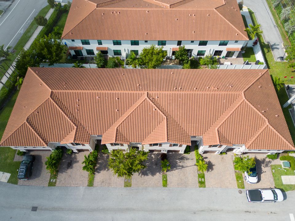 En Venta: $445,000 (4 camas, 2 baños, 1861 Pies cuadrados)