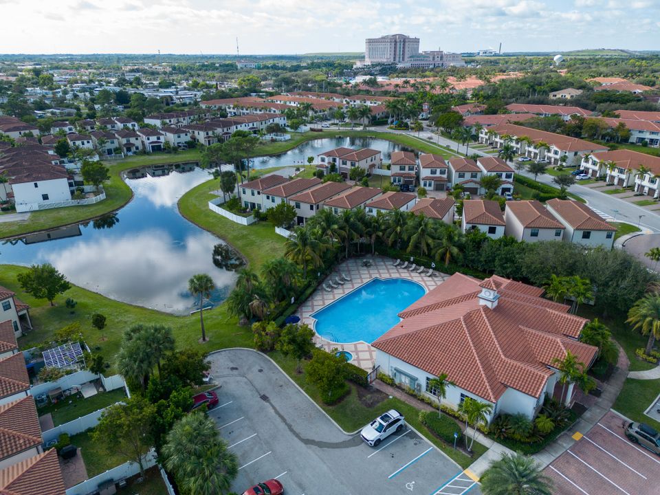 En Venta: $445,000 (4 camas, 2 baños, 1861 Pies cuadrados)