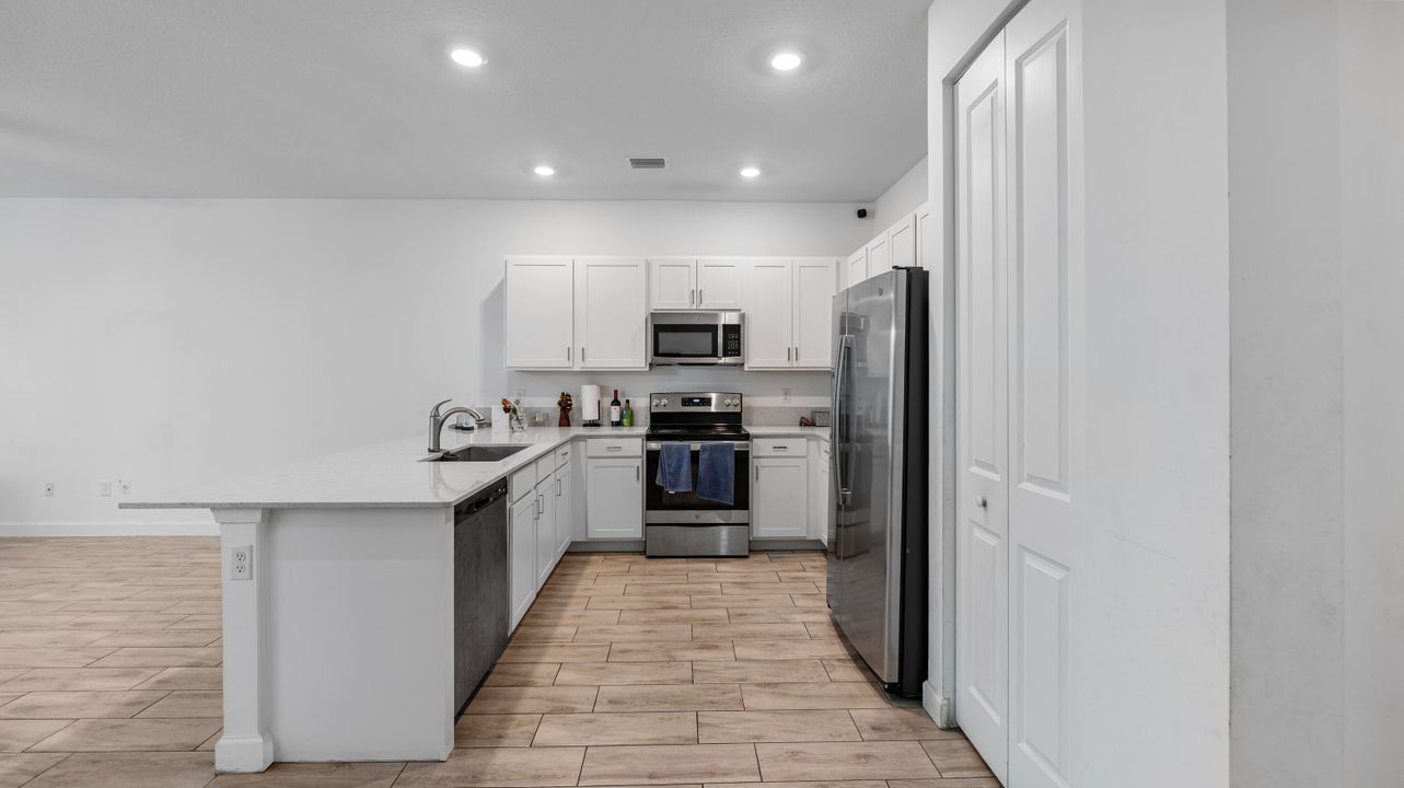 En Venta: $445,000 (4 camas, 2 baños, 1861 Pies cuadrados)