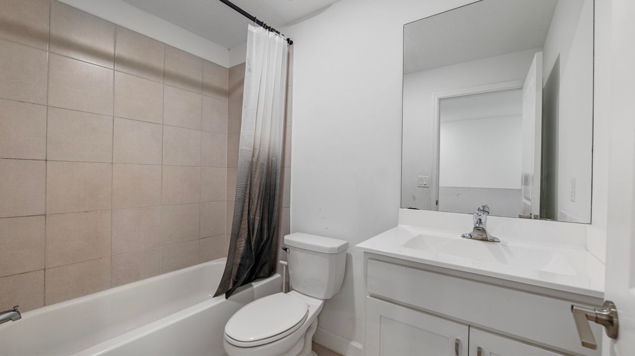 En Venta: $445,000 (4 camas, 2 baños, 1861 Pies cuadrados)