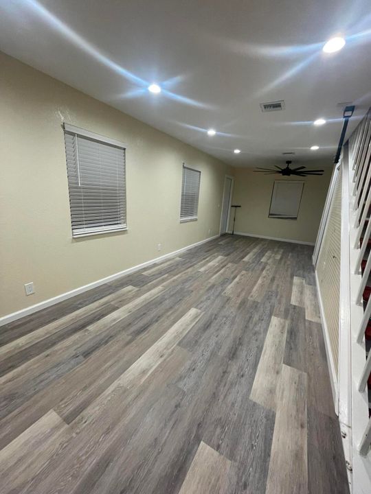 For Rent: $2,500 (3 beds, 1 baths, 906 Square Feet)