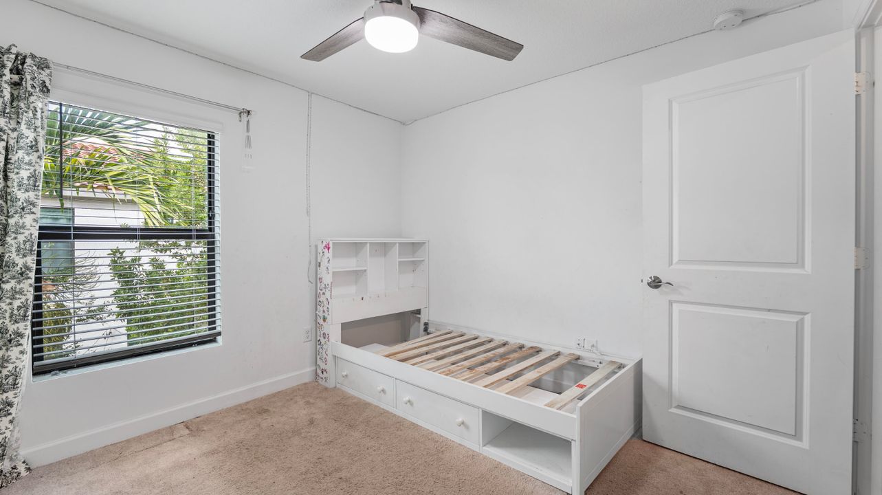 En Venta: $445,000 (4 camas, 2 baños, 1861 Pies cuadrados)