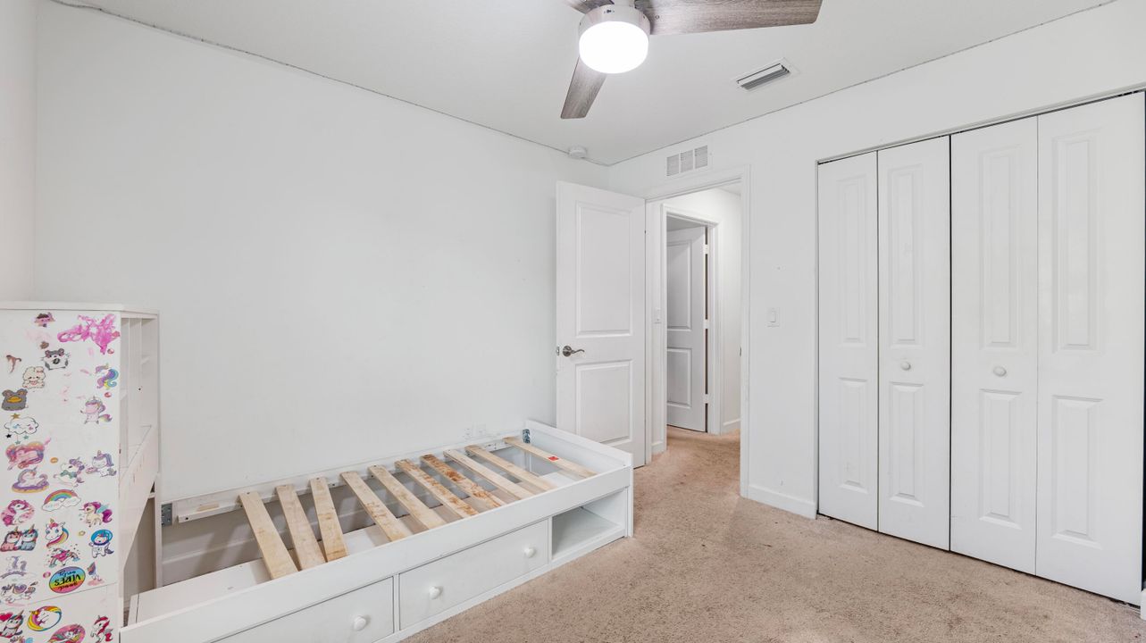 En Venta: $445,000 (4 camas, 2 baños, 1861 Pies cuadrados)