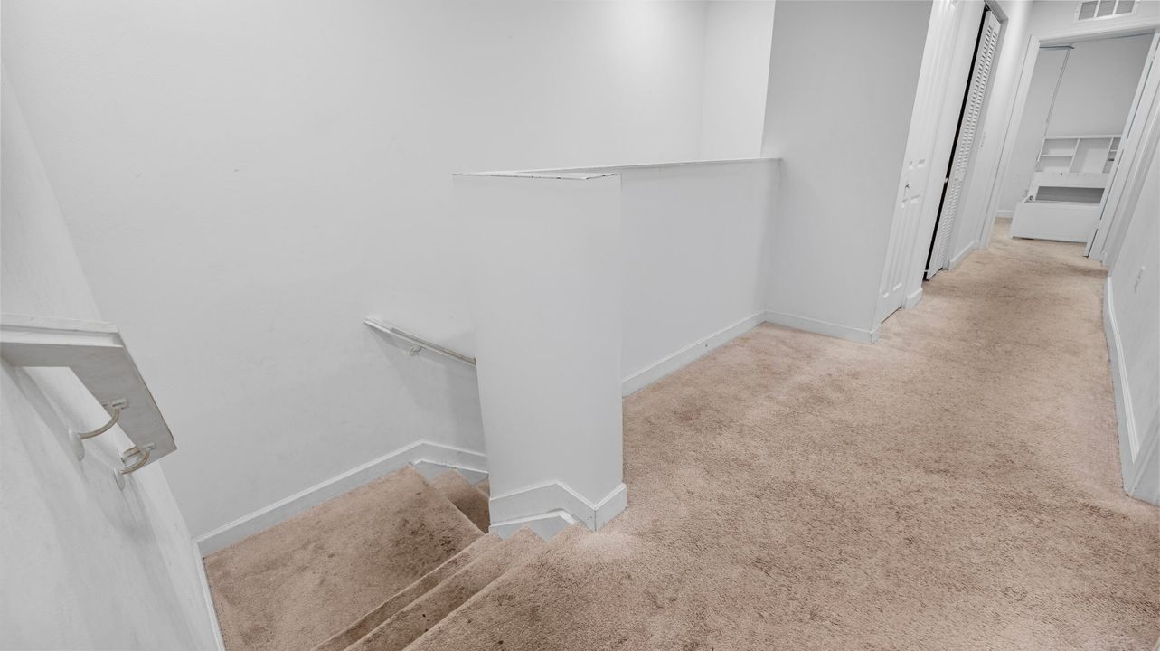 En Venta: $445,000 (4 camas, 2 baños, 1861 Pies cuadrados)