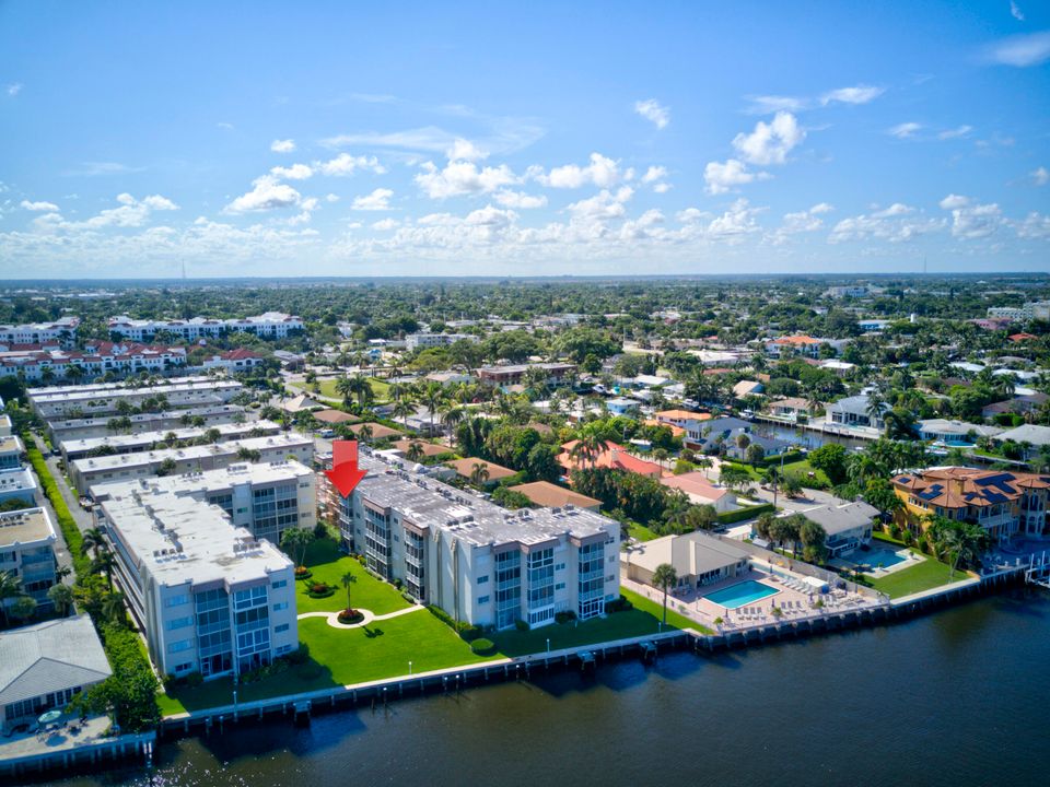 For Rent: $3,000 (2 beds, 2 baths, 948 Square Feet)