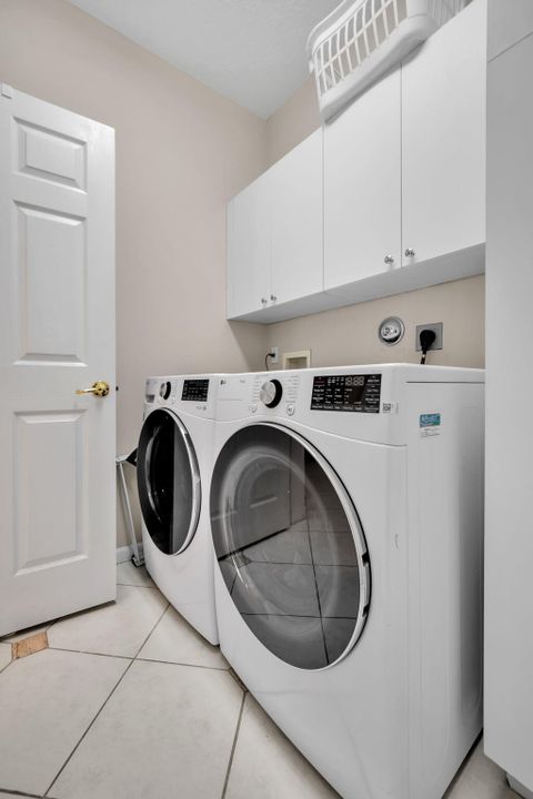 For Sale: $539,000 (3 beds, 2 baths, 2249 Square Feet)