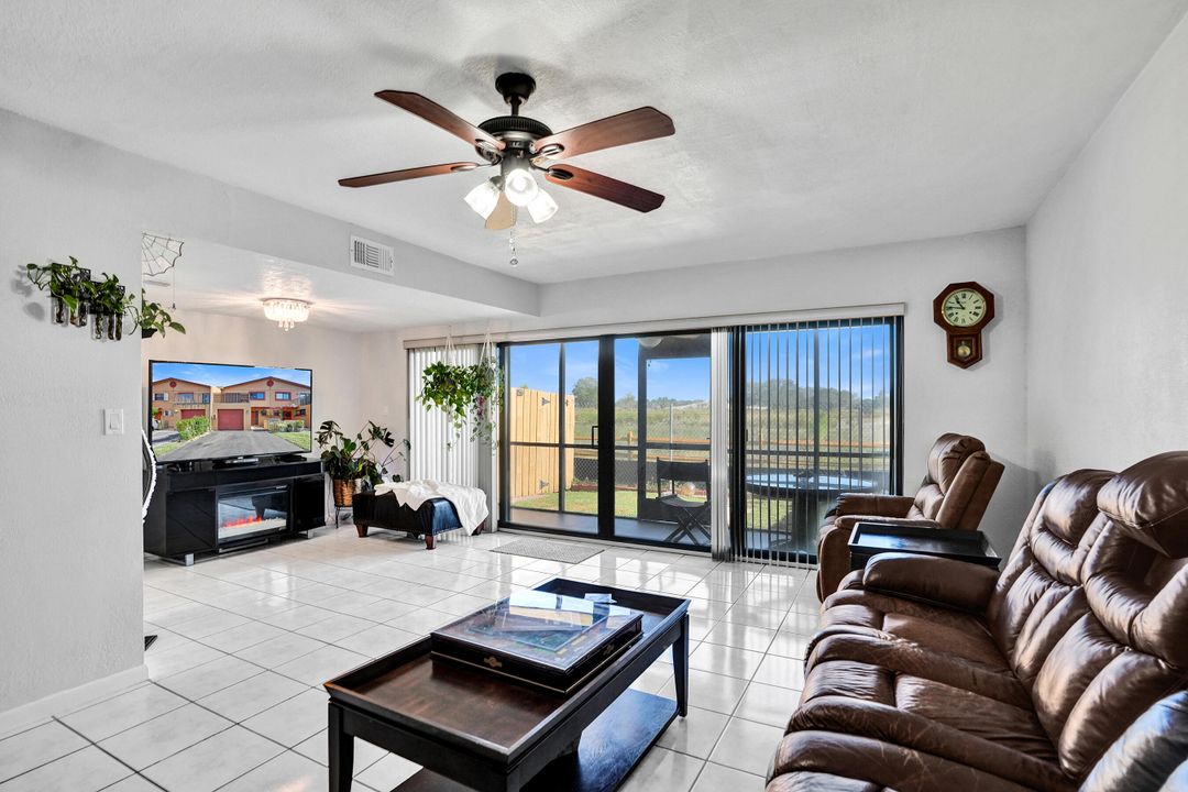 En Venta: $389,000 (3 camas, 2 baños, 1581 Pies cuadrados)