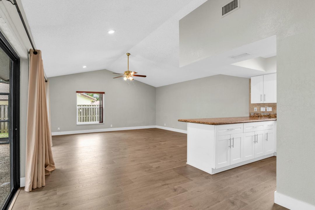 For Sale: $600,000 (4 beds, 2 baths, 2079 Square Feet)