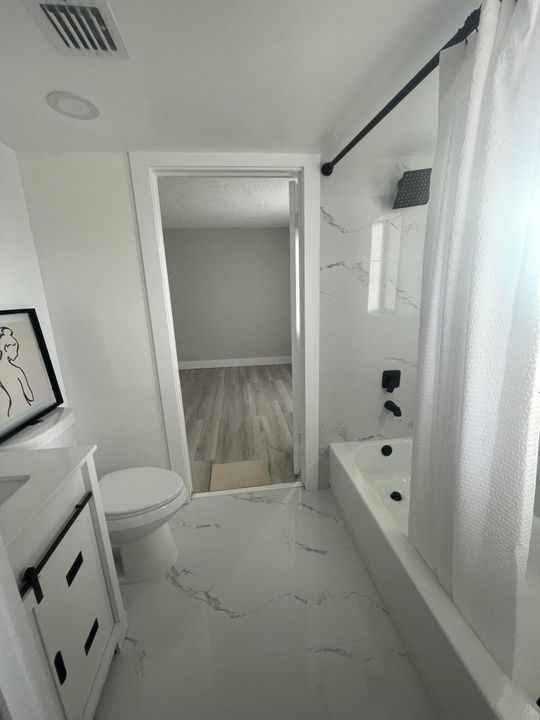 For Sale: $245,000 (2 beds, 2 baths, 1130 Square Feet)