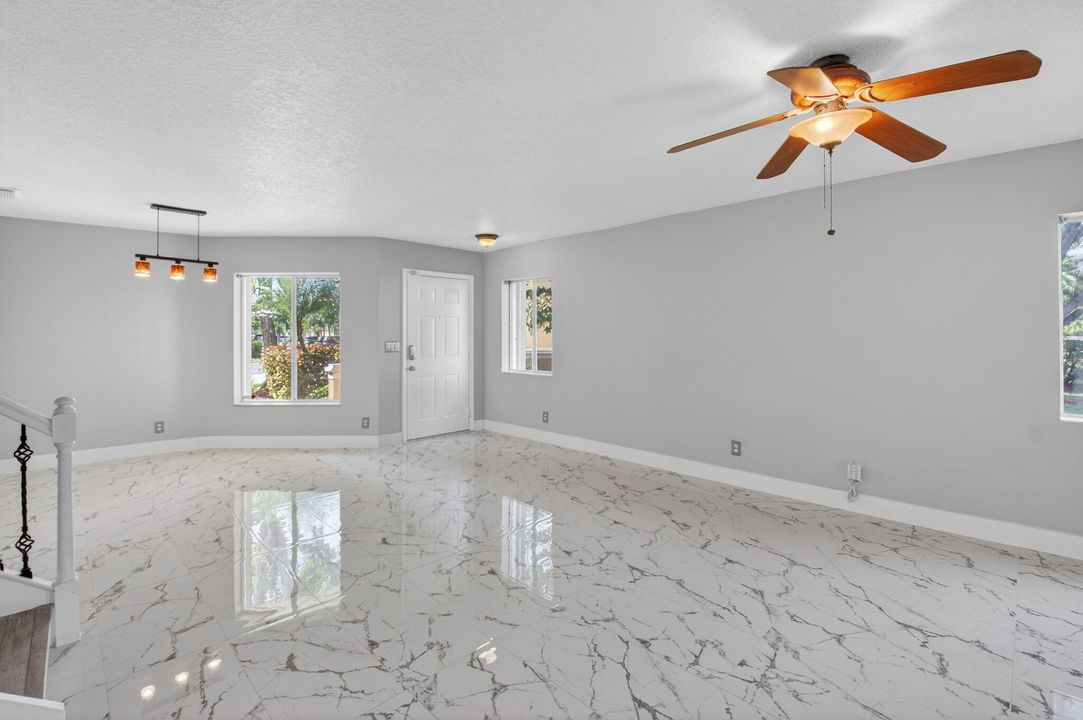 For Rent: $2,995 (4 beds, 2 baths, 1681 Square Feet)