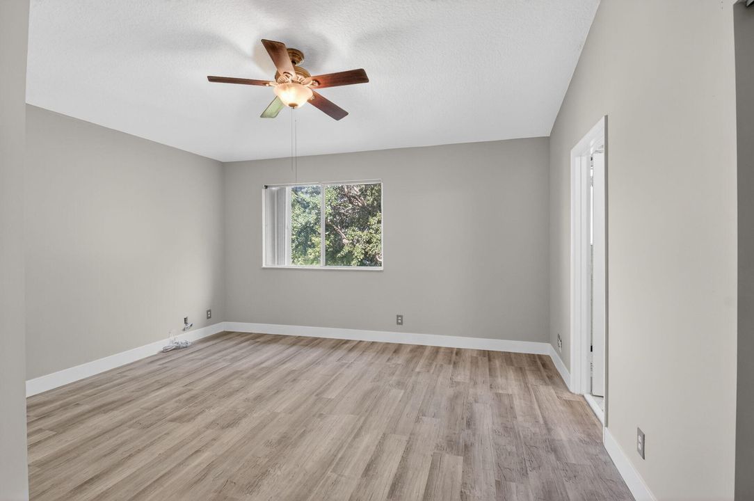 For Rent: $2,995 (4 beds, 2 baths, 1681 Square Feet)