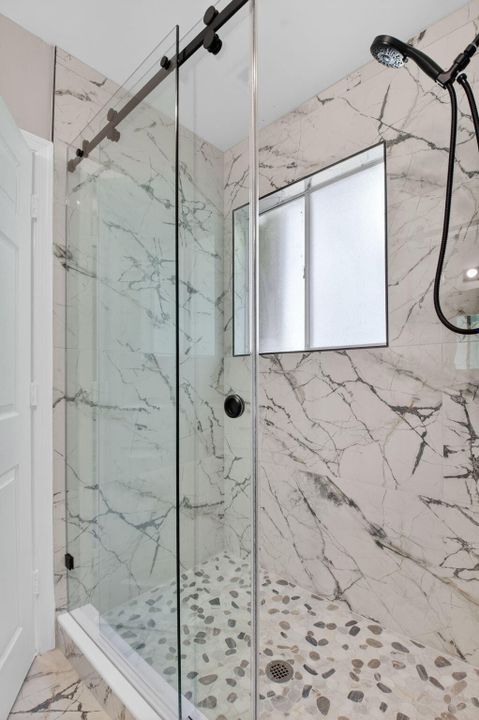 For Rent: $2,995 (4 beds, 2 baths, 1681 Square Feet)