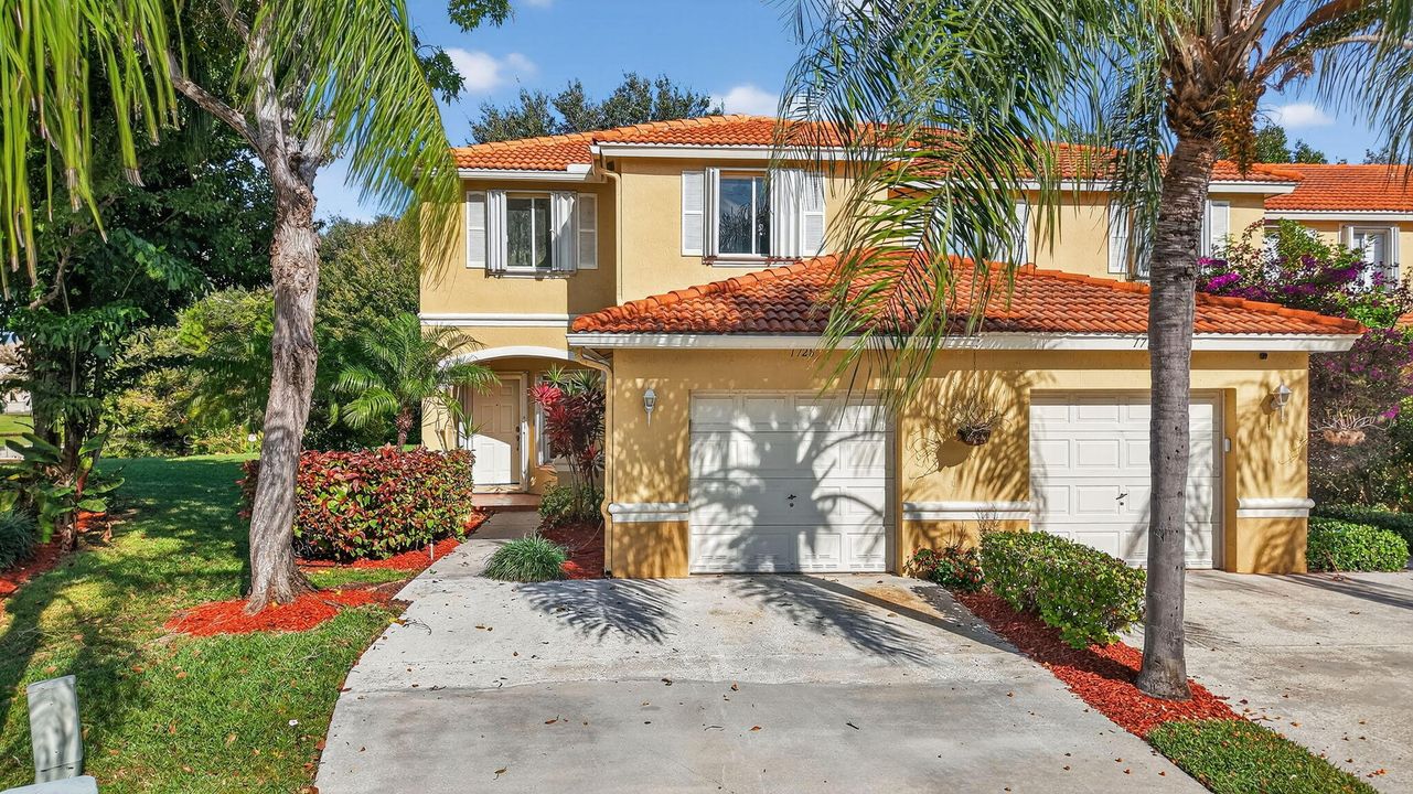 For Rent: $2,995 (4 beds, 2 baths, 1681 Square Feet)