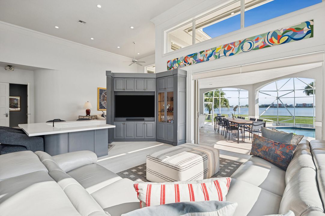 На продажу: $3,950,000 (4 спален, 4 ванн, 4874 Квадратных фут)