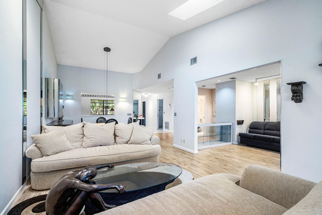 待售: $325,000 (3 贝兹, 2 浴室, 1572 平方英尺)