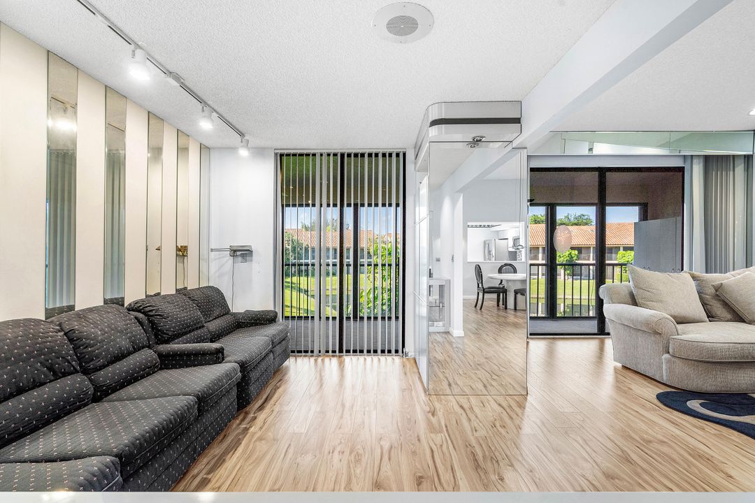 待售: $325,000 (3 贝兹, 2 浴室, 1572 平方英尺)