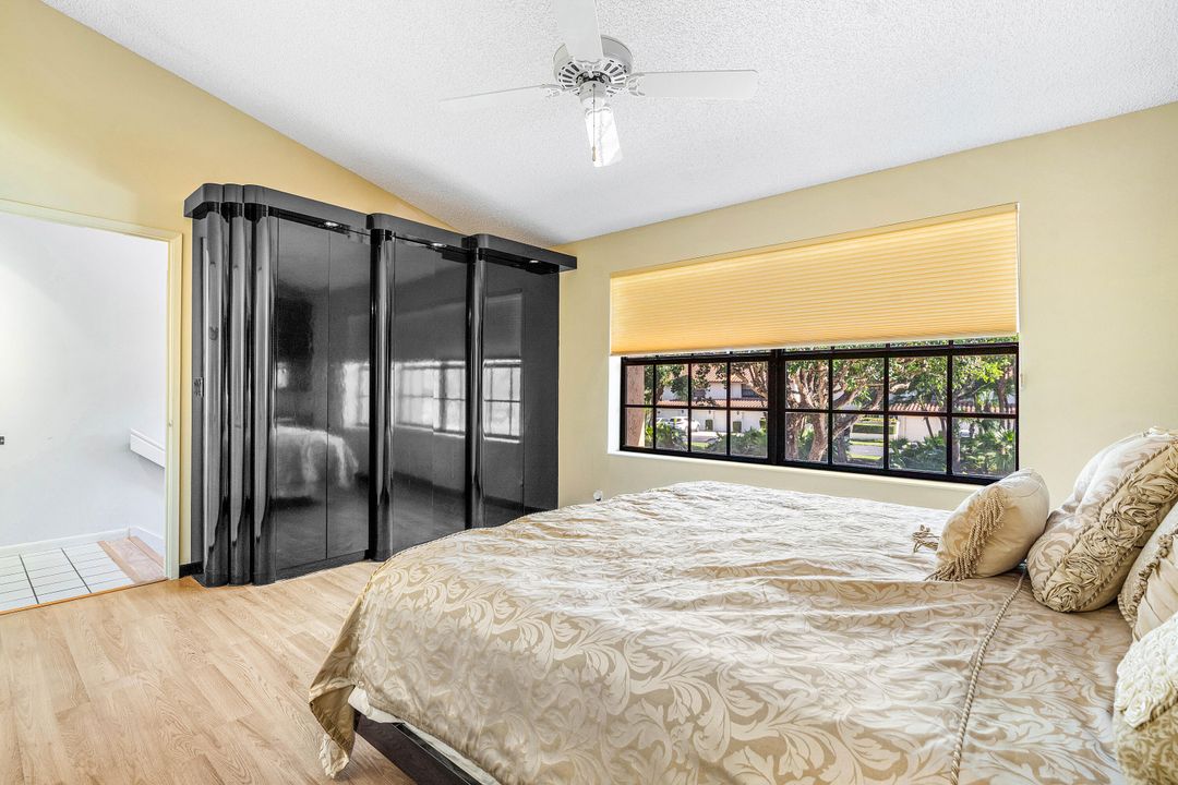 待售: $325,000 (3 贝兹, 2 浴室, 1572 平方英尺)