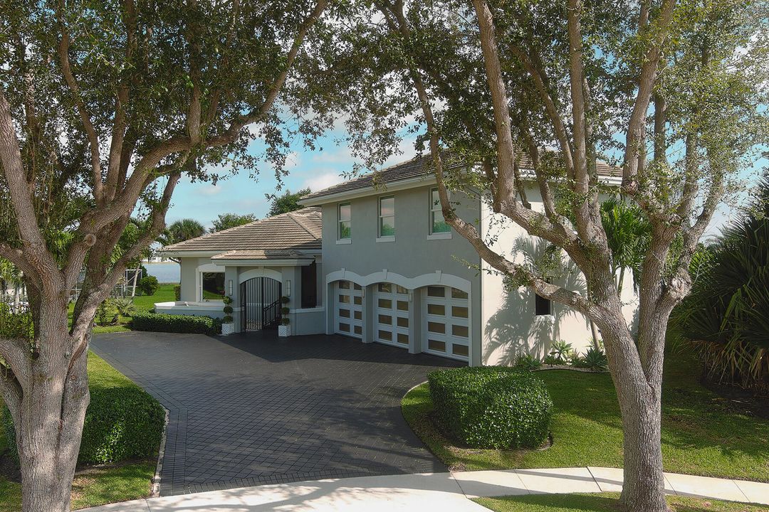 На продажу: $3,950,000 (4 спален, 4 ванн, 4874 Квадратных фут)