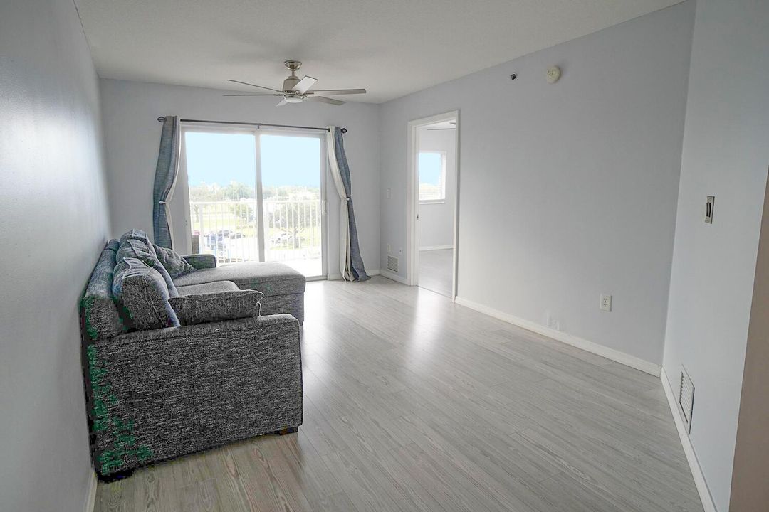 В аренду: $2,700 (2 спален, 2 ванн, 793 Квадратных фут)