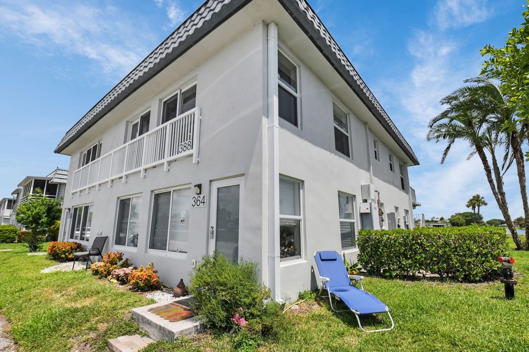 For Rent: $1,975 (2 beds, 2 baths, 920 Square Feet)