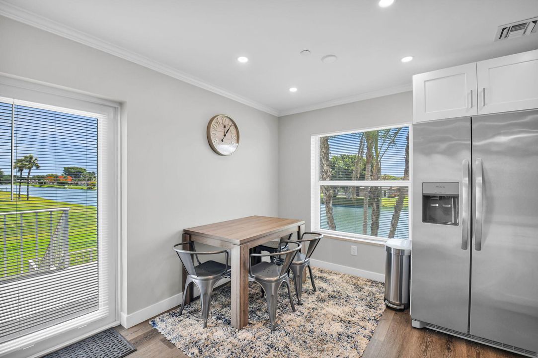 For Rent: $1,975 (2 beds, 2 baths, 920 Square Feet)