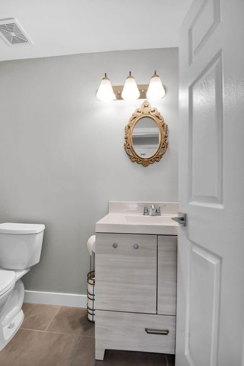 For Rent: $1,975 (2 beds, 2 baths, 920 Square Feet)